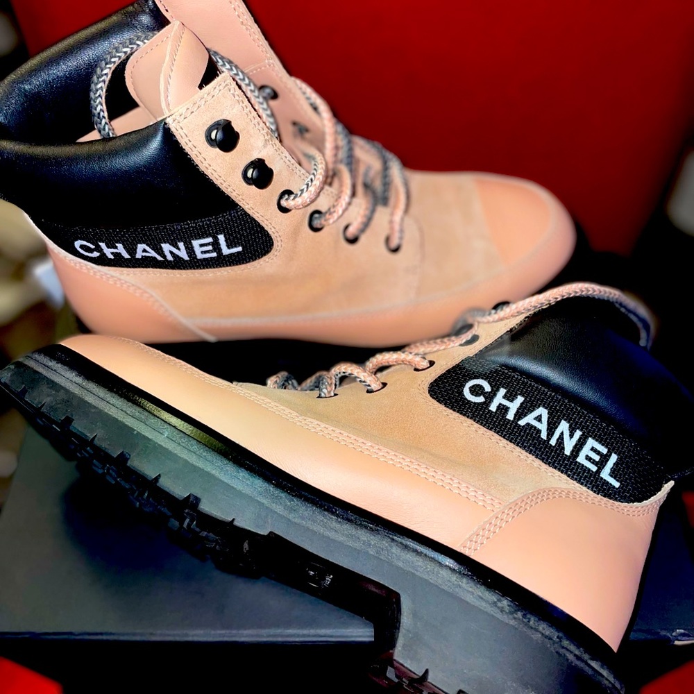 Boots - Picture 2 of 5